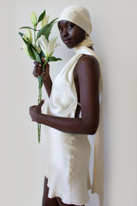 Rückenfreies Neckholder-Satin-Kurzes Kleid