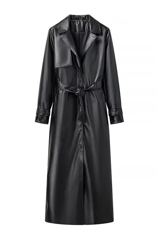 Lederjacke im City-Chic mit Taillengürtel im modernen Stil