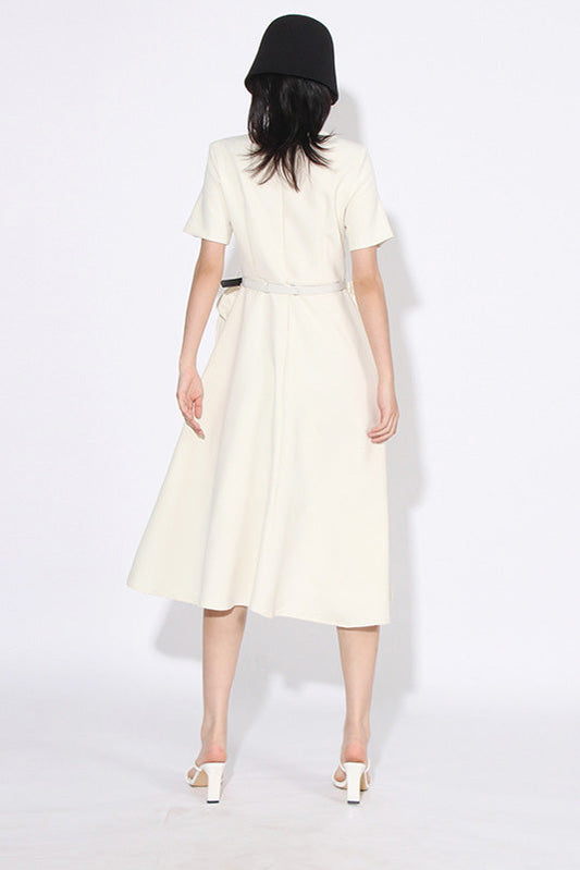 Kurzärmliges Kleid in Midi-Länge Grace mit Blumenapplikation