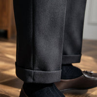 Hose aus Wollfilz mit Bundfalten