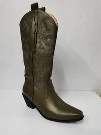 Bestickte Westernstiefel mit spitz zulaufender Spitze und dickem Absatz im modernen Stil