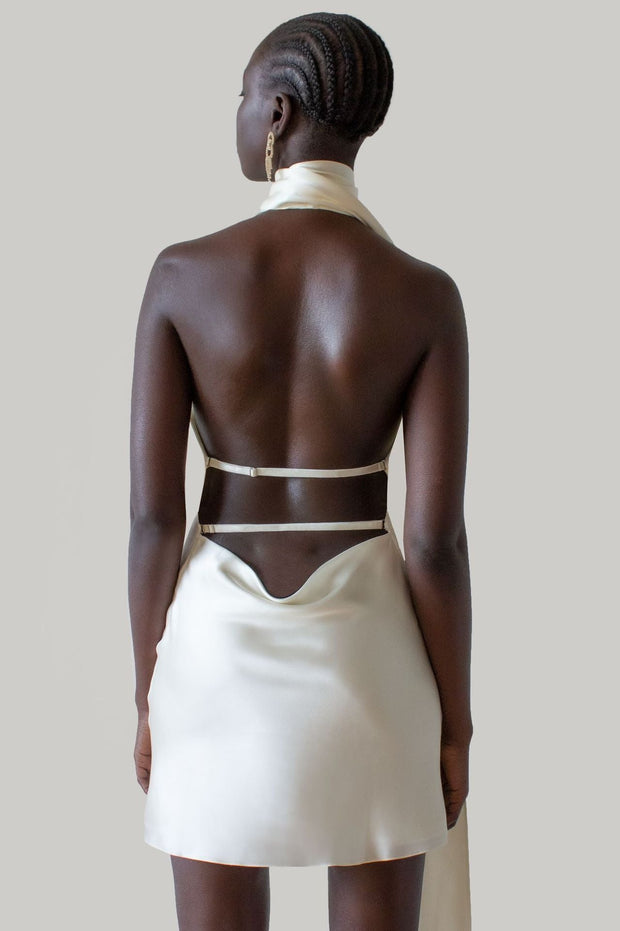 Rückenfreies Neckholder-Satin-Kurzes Kleid