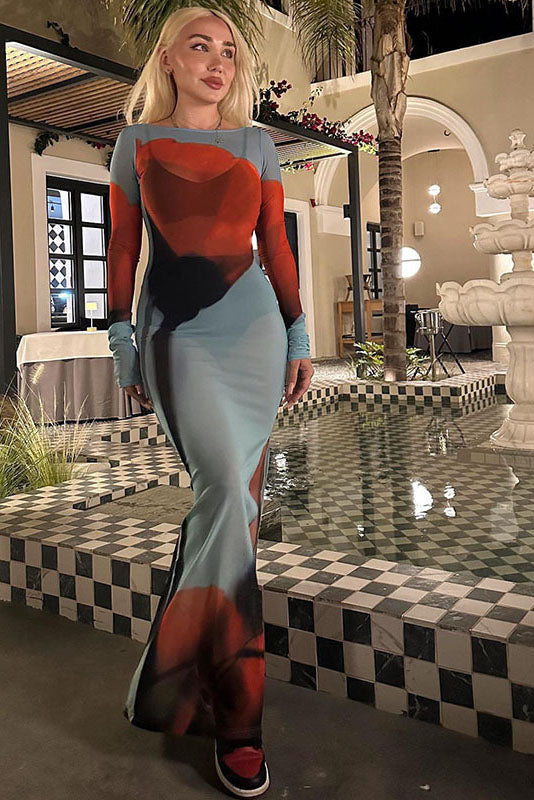 Maxikleid aus transparentem Stoff mit abstraktem Muster