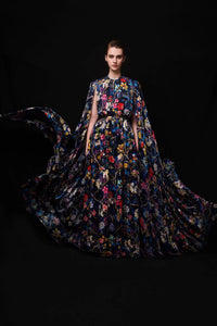 Nola Maxikleid mit Rundhals und Cape-Ärmeln