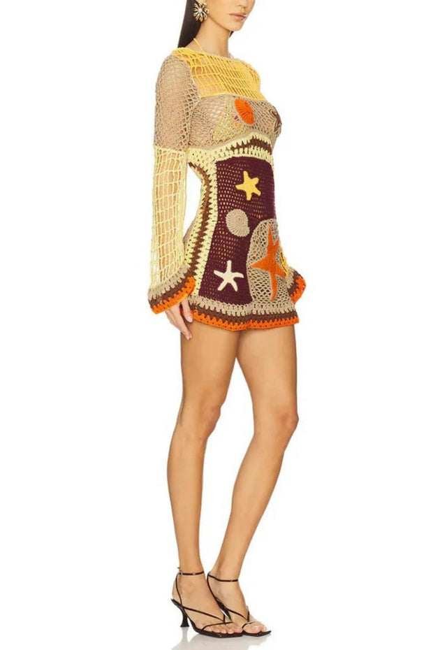Mini-Häkelkleid mit Korallenriff-inspiriertem Muster im modernen Stil