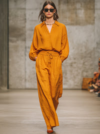 Lässiges Retro-Set aus orangefarbenem Hemd und Hose im modernen Stil