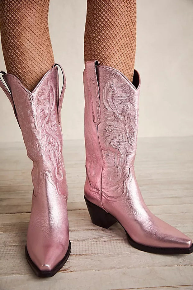 Bestickte Westernstiefel mit spitz zulaufender Spitze und dickem Absatz im modernen Stil