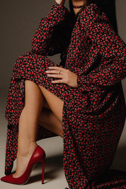 Bertha Blumen Midikleid mit V-Ausschnitt