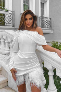French Ein-Schulter Feder Mini Kleid
