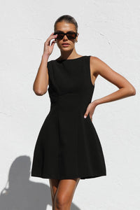 Kyrie Kleid SCHWARZ im modernen Stil