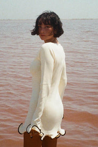 Französisch inspirierte Strick-Kurzes Kleid mit Rüschensaum