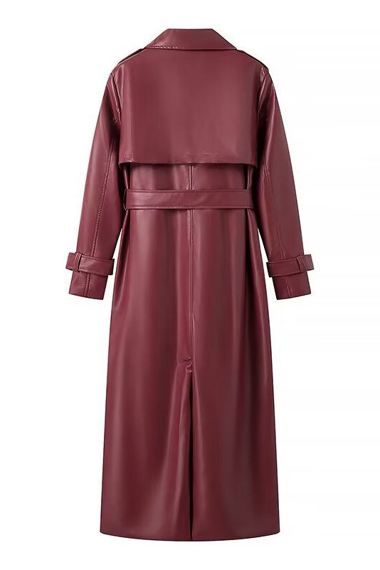 Lederjacke im City-Chic mit Taillengürtel im modernen Stil