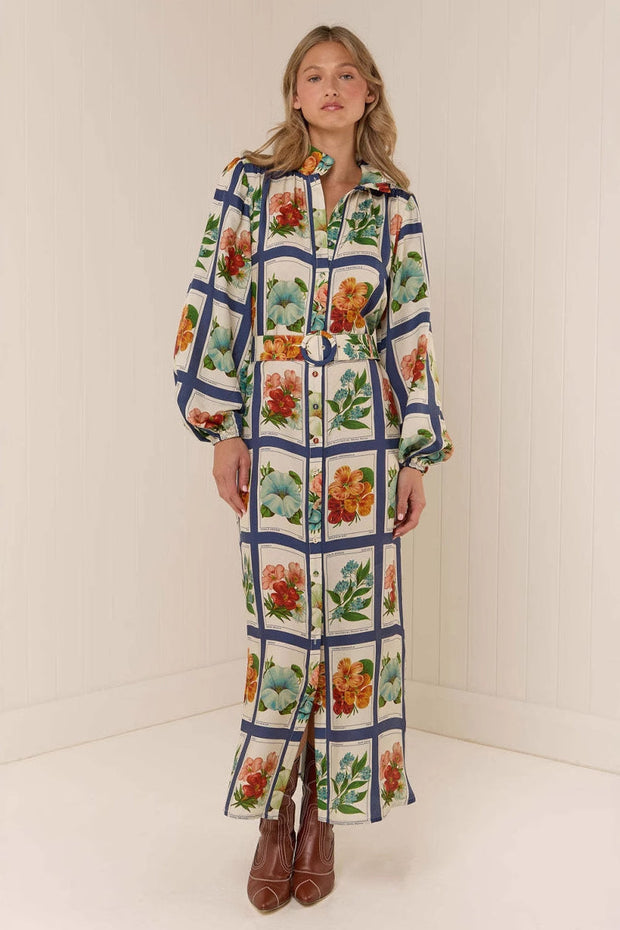 Elegantes Langes Kleid mit Stehkragen