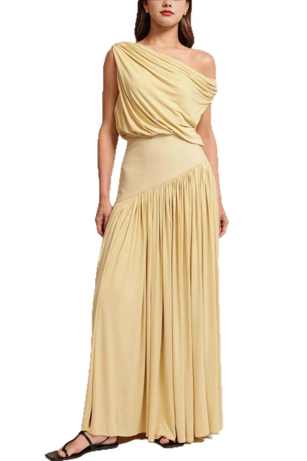 Schulterfreies eng anliegendes langes Kleid im modernen Stil