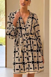 Langärmeliges A-Linien-Kleid für den Urlaub im modernen Stil
