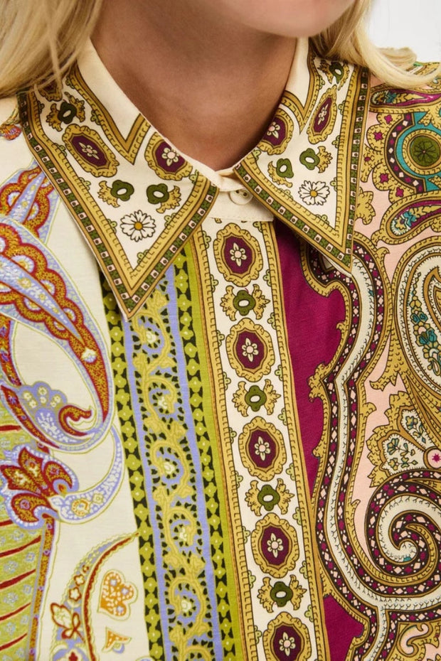 Leinenkleid im Hemd-Stil im modernen Stil
