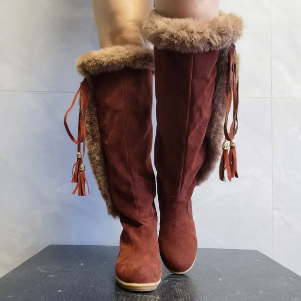 Zorana - Lange Winterstiefel aus Plüsch