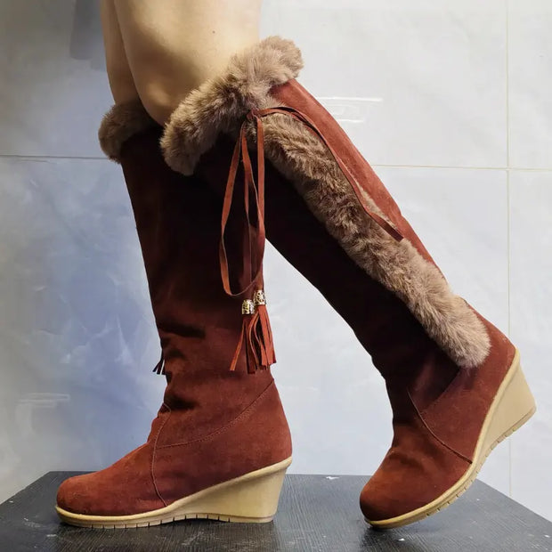 Zorana - Lange Winterstiefel aus Plüsch
