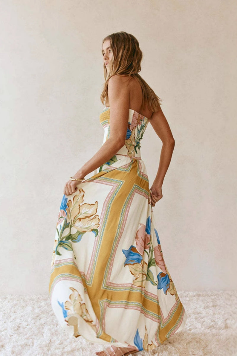 Tropisches Sommerkleid im modernen Stil