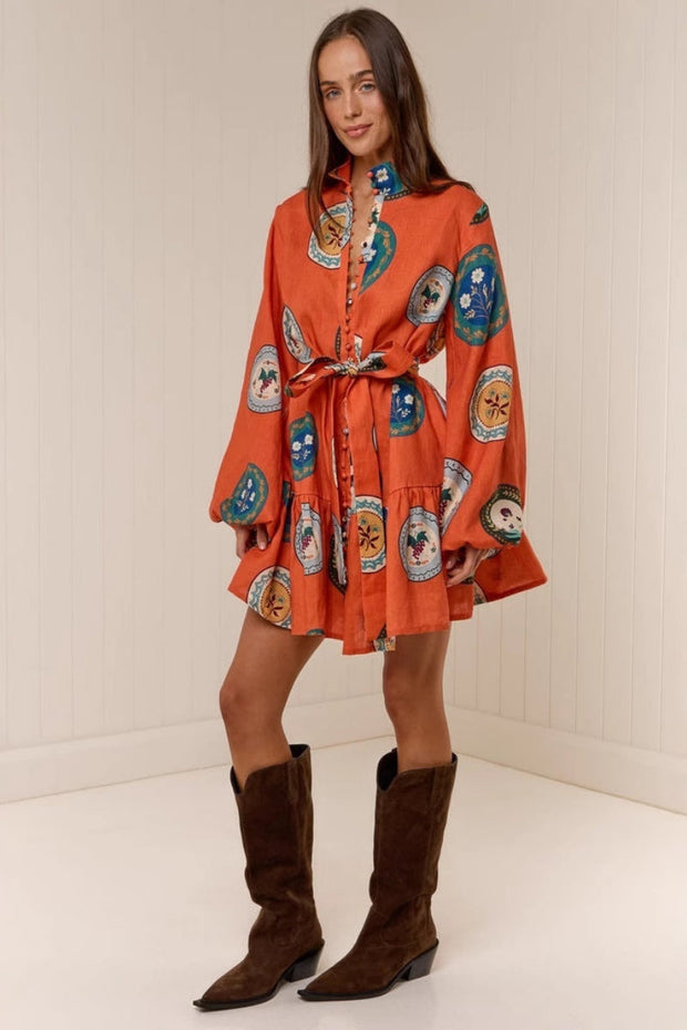 Patchwork-Kleid mit Stehkragen im modernen Stil