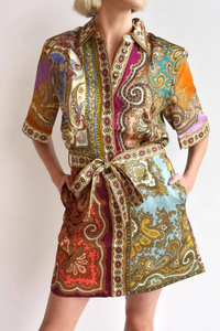Leinenkleid im Hemd-Stil im modernen Stil