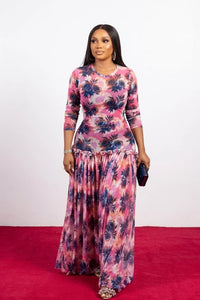 Elegantes cremefarbenes plissiertes Maxikleid