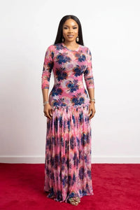 Elegantes cremefarbenes plissiertes Maxikleid