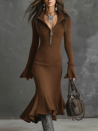 Retro Strickkleid mit Reißverschluss am Hals, Trompetenärmeln und Midi-Länge im modernen Stil