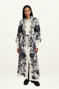 Kleid mit hoher Taille und Knopfleiste im modernen Stil