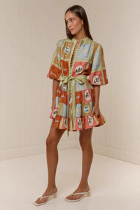 Leinen-Kurzkleid mit Hemdkragen im modernen Stil