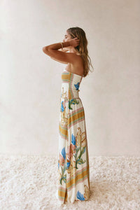 Tropisches Sommerkleid im modernen Stil
