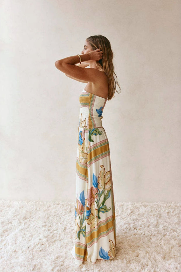 Tropisches Sommerkleid im modernen Stil