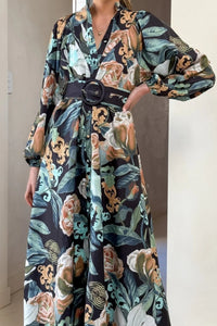 Lässiges Kleid mit Gürtel und Puffärmeln im modernen Stil
