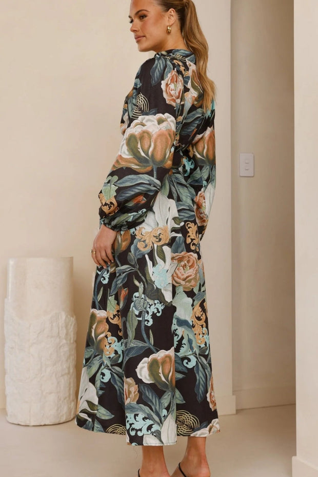 Lässiges Kleid mit Gürtel und Puffärmeln im modernen Stil