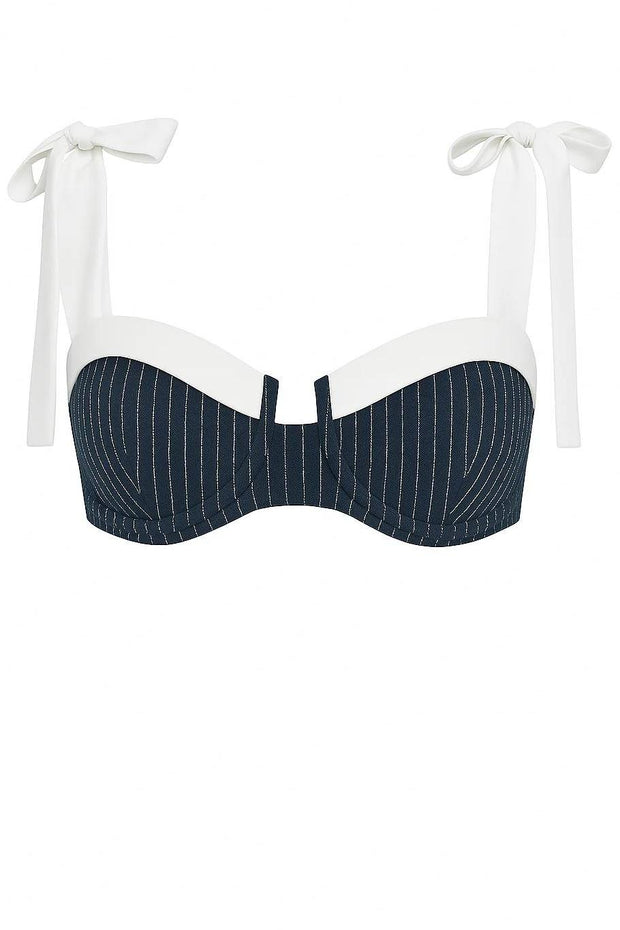 Schickes Retro-Set mit gestreiften Hosen mit weitem Bein im modernen Stil