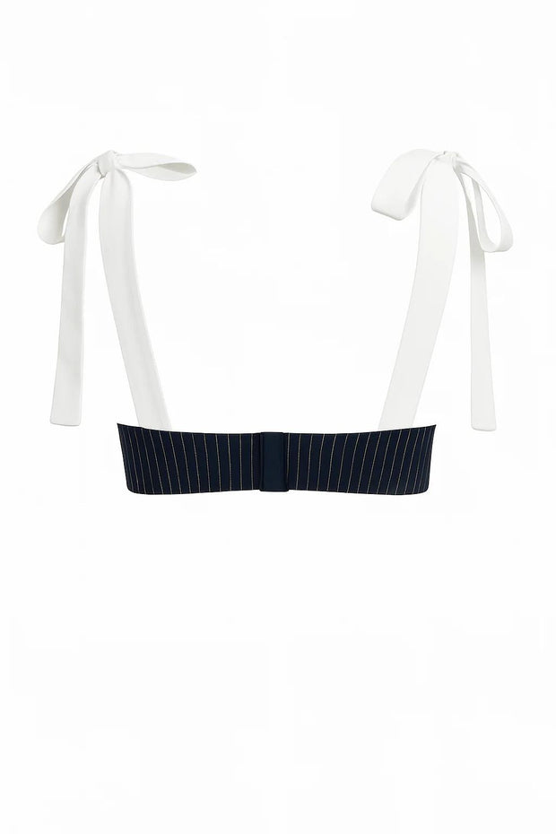 Schickes Retro-Set mit gestreiften Hosen mit weitem Bein im modernen Stil