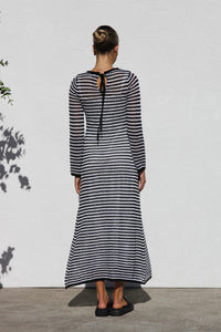 Seraphina Kleid SCHWARZ im modernen Stil