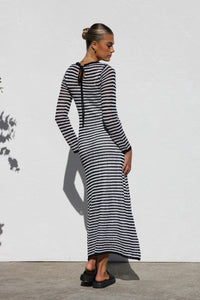 Seraphina Kleid SCHWARZ im modernen Stil