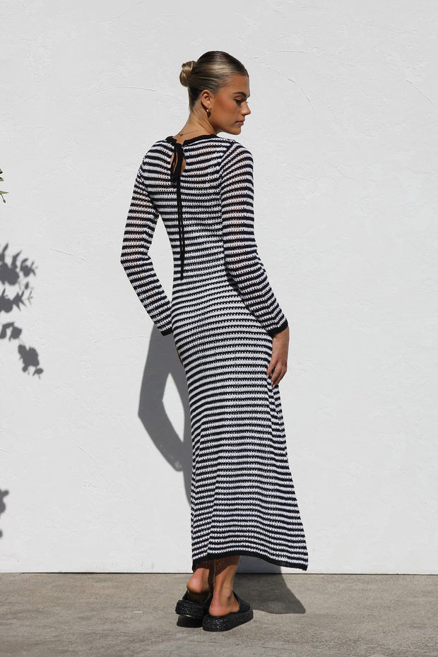 Seraphina Kleid SCHWARZ im modernen Stil