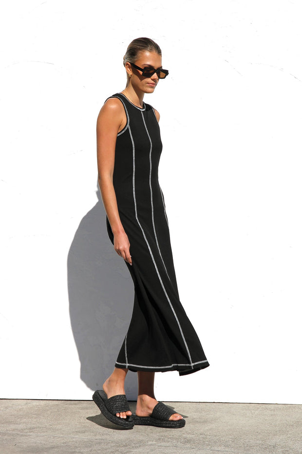 Ariana Kleid SCHWARZ im modernen Stil