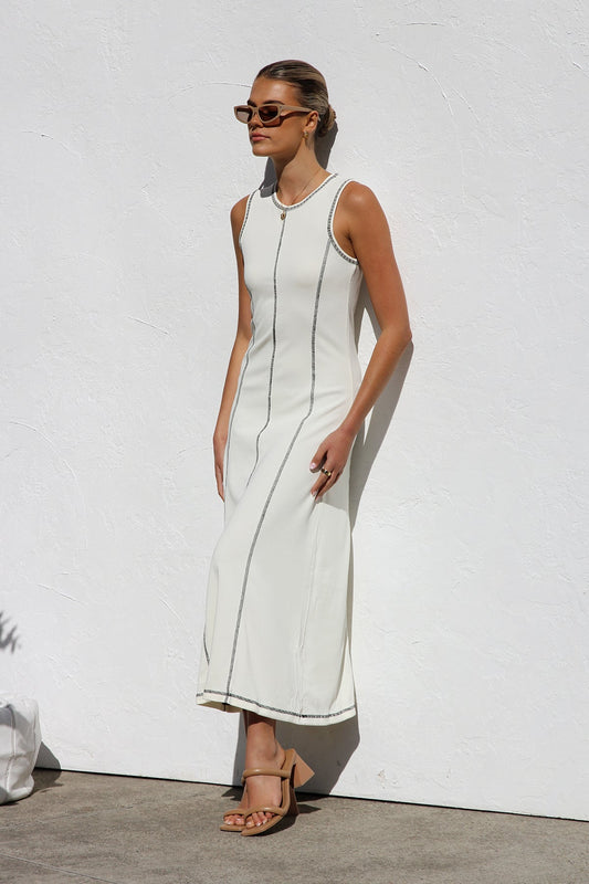 Ariana Kleid CREME im modernen Stil