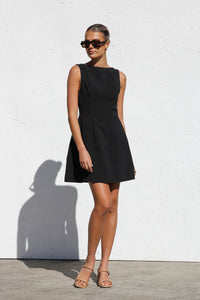 Kyrie Kleid SCHWARZ im modernen Stil