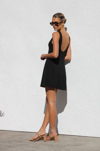 Kyrie Kleid SCHWARZ im modernen Stil