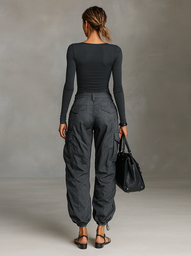 T-Hemd mit quadratischem Ausschnitt und langen Ärmeln, Cargo-Hose mit mehreren Taschen, zweiteiliges Set