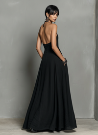 Minimalistisches Maxikleid mit Neckholder aus Leinenmischung