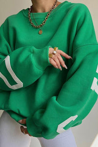 Hoodie mit Buchstaben-Grafik im modernen Stil