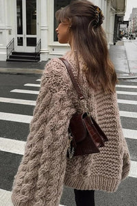 Pullover mit Glockenärmeln im modernen Stil