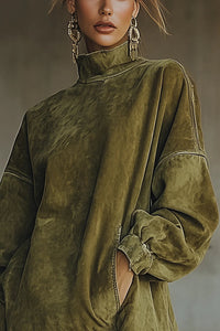 Kleid aus Kunstwildleder mit Rollkragen und Fransenabschluss im modernen Stil