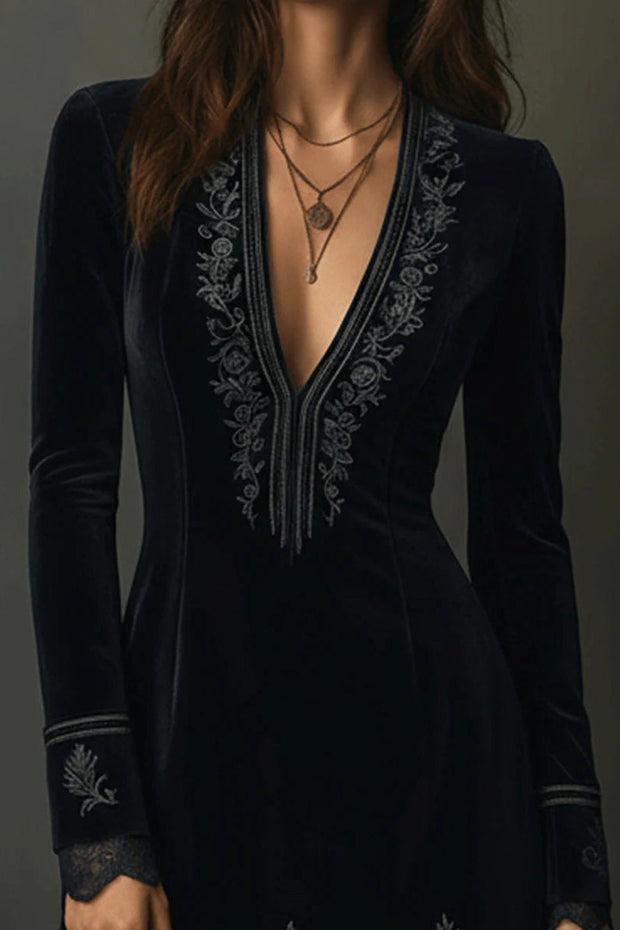 Retro Mini-Kleid aus schwarzem Samt mit besticktem Spitzenbesatz im modernen Stil