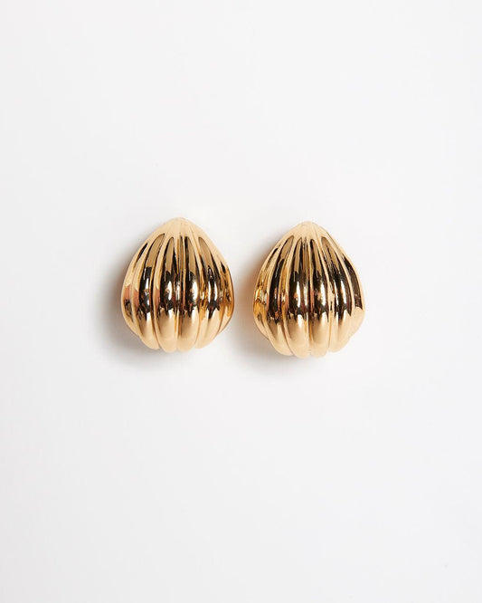 Muschelmuster 14K Gold Huggie-Ohrringe im modernen Stil